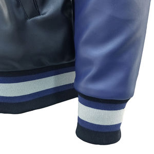 Chaqueta de cuero PU acolchada para hombre con bordado personalizado OEM, estilo clásico, a prueba de viento, para motociclistas, con bloques de color. - Product Image 6