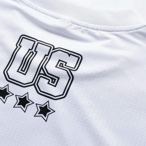 T-shirt rouge à manches raglan pour homme de la marque Advance Sports Club, coupe ample, col rond, imprimé avec des lettres, style sportif - Product Image 4