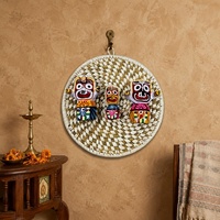 Panier décoratif en herbe tressé à la main, écologique, organisateur de rangement naturel avec garniture festive et poignée pour la maison (vente en gros)