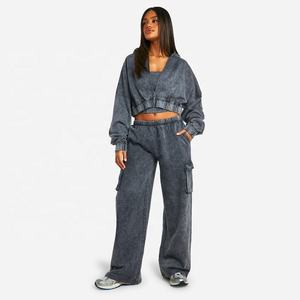 Vente en gros Acid Wash Fitness Ensemble deux pièces pour femmes lourdes Survêtement Jogging Pantalon de survêtement et Crop Ensemble à capuche - Product Image 1