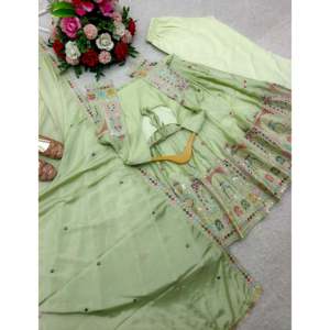 Robe Anarkali trapèze de créateur faite à la main avec magnifique dupatta en satin et taille empire pour les soirées - Product Image 1