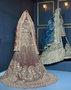 Grand Velvet Lehenga con Heavy Jarkan Stone Work Full Trail Cut y diseño inspirado en Taaj perfecto para ropa de novia - Product Image 1