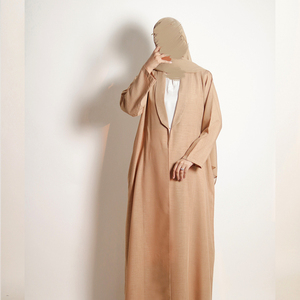 Abaya Modeste pour Femmes Adultes, Style Dubaï, en Tissu Satiné avec Broderie de Logo Personnalisé, Longueur Ras du Sol, Coupe Trapèze, Marque Privée - Product Image 3