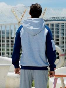 Sudadera con Capucha para Hombre, Tallas Grandes, Forrada, en Color Sólido, de Alta Calidad, Transpirable, de Algodón/Poliéster Tejido, Tendencia Actual - Product Image 4