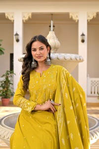 Ensemble Kurta Anarkali en coton jaune moutarde brodé pour femme, longueur genou, avec dupatta, coupe classique, style traditionnel, toutes saisons - Product Image 6