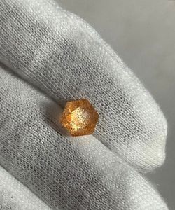 Piedra preciosa de piedra solar natural suelta, multiforma, naranja, corte elegante, para la fabricación de joyas - Product Image 3