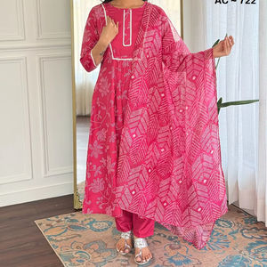 Ensemble Salwar en tissu rayonne lavande, tendance, de créateur, style indien pakistanais, dernière collection exclusive pour femme, idéal pour les fêtes et mariages, tenue ethnique chic. - Product Image 1