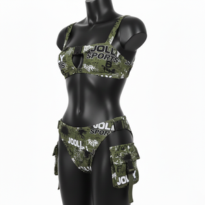 Conjunto de Bikini Premium para Mujer en Poliéster y Spandex con Estampado de Camuflaje Verde, Paneles con Recortes, Correa con Hebilla y Logotipo Sublimado - Product Image 4