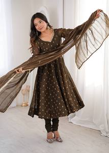 Lanzamiento de un nuevo diseño de moda Bollywood: Gwon&Pent&dupatta, listo para usar. - Product Image 6