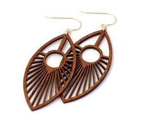 Boucles d'oreilles pendantes Afro naturelles en bois, design africain personnalisé pour femmes, pour occasions de fête - Product Image 1