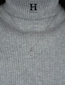 Fournisseur de bijoux fins sur mesure - Pendentif en diamant en forme de pomme en or 14 carats pour la vente en gros, certifié IGI/GIA - Product Image 4