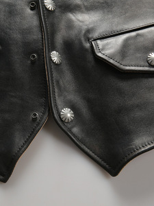 Chaleco sin mangas de cuero negro para hombre con botones plateados y cuatro bolsillos, chaleco informal - Product Image 4