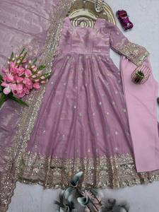 Vestido de Seda de Última Moda para Bodas y Fiestas con Lentejuelas y Bordados, con Dupatta, Fabricante de la India - Product Image 2