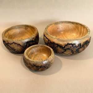 Bols en bois monobloc faits à la main, finition brûlée fractale, écologiques, pour la décoration de fêtes élégantes - Product Image 2