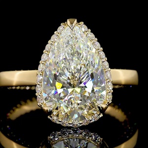 Anillo de compromiso de oro amarillo de 14K con diamante cultivado en laboratorio de corte pera de 3 quilates personalizado, certificado IGI, con halo de moissanita, anillo de boda en forma de lágrima - Product Image 3