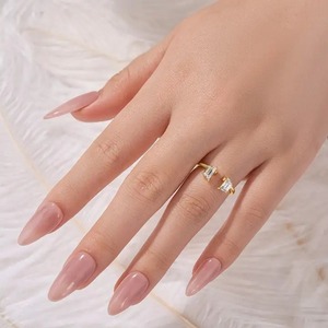 Nuevo Diseño Anillo de Plata de Ley 925 con Moissanita de 0.8 Quilates Corte Trapezoidal, Anillo de Compromiso y Boda con Inserto Único - Product Image 6