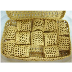 Ronds de serviette en rotin uniques, design traditionnel, écologiques, pour la décoration de table dans les cafés et les cantines. - Product Image 1