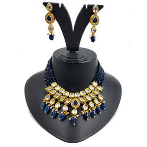 Ensemble de collier plaqué or 24 carats avec pierres Kundan et perles NS496 BLEU pour occasions de mariage et bijoux raffinés - Product Image 1