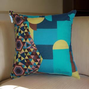 หมอนผ้าฝ้ายปรับแต่งได้และปลอกหมอนอิงที่มีลวดลายเรขาคณิตที่น่าสนใจสำหรับบ้านโรงแรมและสวน - Product Image 1