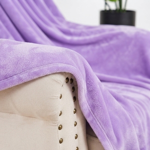 Couverture en peluche lilas, en polaire et flanelle, tricotée, personnalisée pour la maison et les voyages - Product Image 3