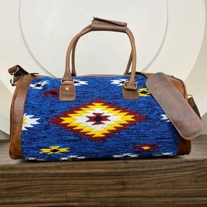 2025 accesorios de viaje bolsas de viaje al aire libre manta de sillín personalizada bolsa de Gimnasio Deportivo para mujeres bolsas de lona de cuero genuino bolsas de noche - Product Image 4