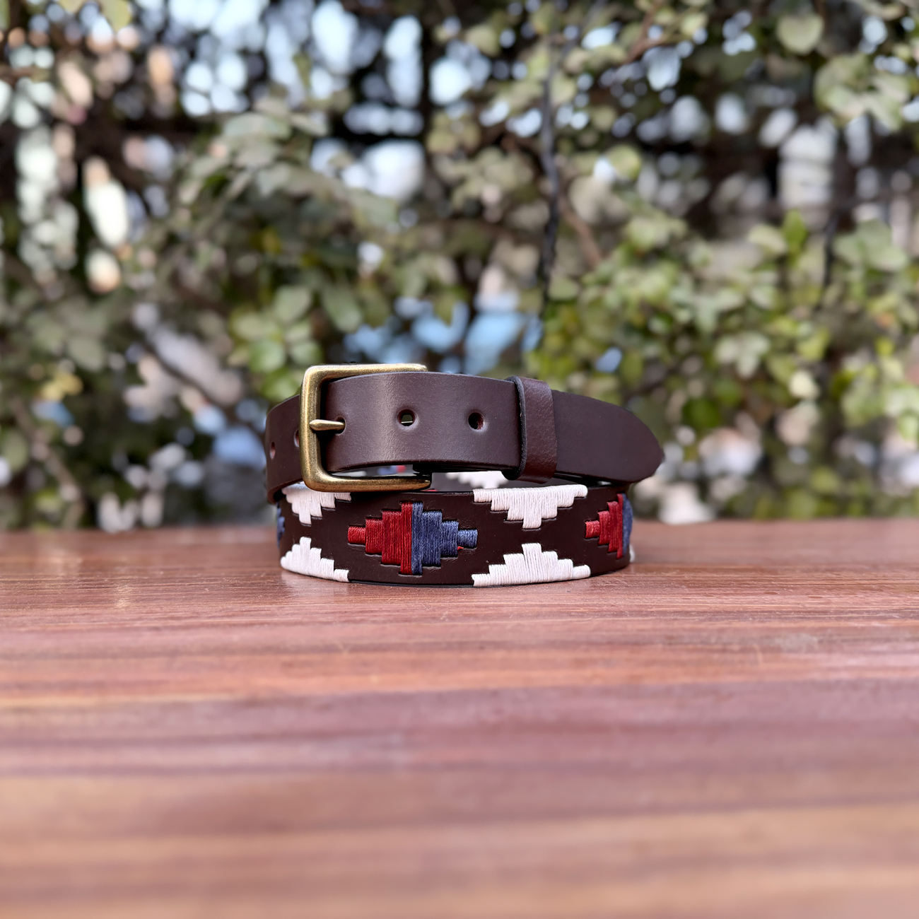 สีน้ำตาลเข้ม