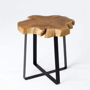 Mesa Auxiliar Única con Tapa de Madera y Base de Hierro que Ofrece un Toque Artístico y una Plataforma Práctica para Artículos Decorativos - Product Image 6