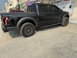 รถ SUV ปี 2022 มือสอง เครื่องยนต์ดีเซล ตัวเลือกครบ 3.5 ลิตร เทอร์โบ เกียร์อัตโนมัติ เบาะหนังสีเข้ม กล้องมองหลัง ล้อแม็ก R20 หลังคาพาโนรามาซ้าย ไฟ LED - Product Image 2