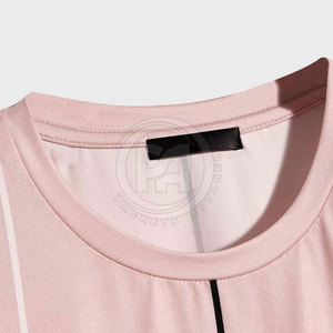 เสื้อยืดคอตตอน 100% สวมใส่สบาย พิมพ์โลโก้ตามสั่ง ดีไซน์โดดเด่น ทรงหลวม เสื้อยืดฤดูร้อนสำหรับผู้ชาย ดีไซน์สวย MOQ ต่ำ - Product Image 3