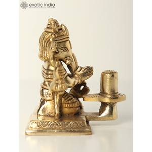 Petite sculpture en laiton de 3.7 pouces pour le culte Shivalinga, les cadeaux, la décoration intérieure et le temple fabriqués en Inde - Product Image 4