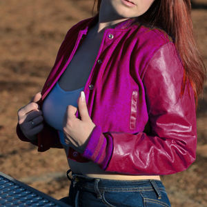 Chaqueta Corta Estilo Universitaria para Mujer, Azul Marino y Marrón, Estilo Bomber, Mangas de Cuero Sintético, Ropa Exterior Informal, Moda Femenina - Product Image 1
