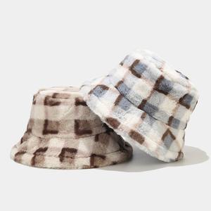 Sombrero de Pescador Ajustable con Diseño a Cuadros, Elegante y Cálido para el Invierno, Protección contra el Frío para Aventuras al Aire Libre, Unisex - Product Image 5