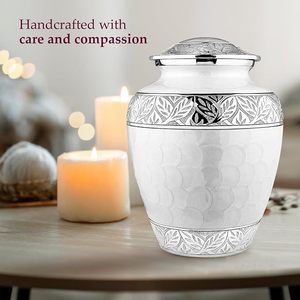 Urne funéraire élégante en laiton pour cendres humaines, récipient commémoratif durable avec couvercle sécurisé, design bohème artisanal, forme ovale - Product Image 2