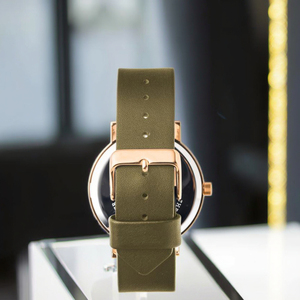 Nouvelle montre à quartz de luxe pour homme 2025 |   Pointeur antique |   Boîtier en acier inoxydable |   Bracelet en cuir résistant à l'eau 50 bars |   Date du match sportif - Product Image 2