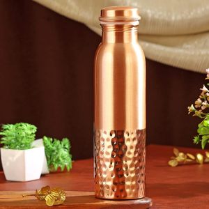 Bouteille de bière classique en cuivre pur doré 950 ml, anti-fuite, idéale pour le bureau, vente en gros, design martelé, qualité supérieure, Inde - Product Image 4