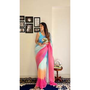 Sari de Georgette con Estampado Elegante, Bordado y Lentejuelas, con Blusa Sin Coser, Color Cielo - Product Image 1