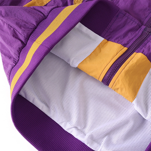 Chaqueta Cortavientos Omega Aero Shield Plus Size Unisex Morado Dorado Ultraligera con Cierre Completo, Deportiva, Resistente al Agua y al Viento - Product Image 5