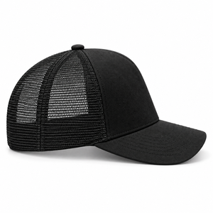 Gorra Trucker Negra Unisex con Malla Trasera, Visera Curva, Panel Frontal Estructurado y Cierre Ajustable para Uso Casual - Product Image 4