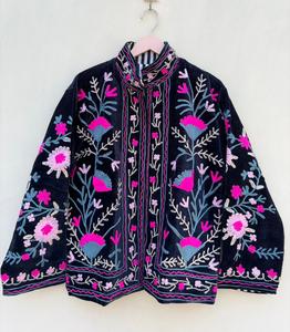 Blazer acolchado de terciopelo floral artesanal para mujer con bordado a mano, cuello mandarín, mangas largas y exterior de algodón. - Product Image 1