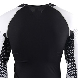 เสื้อแรชการ์ดแขนยาวผู้ชายคุณภาพดีที่สุด พิมพ์ลายแบบ Heat-Transfer  ผ้าเรียบ  บริการ OEM  รับสกรีนโลโก้ด้านหน้า  คอเสื้อผ้ายืดหยุ่น  ผลิตจากผ้าสแปนเด็กซ์/โพลีเอสเตอร์ - Product Image 5