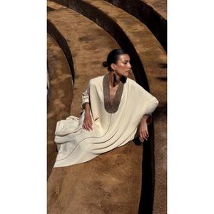 Kaftan en soie naturelle lavable, fait main, de haute qualité, magnifique, chic et élégant, coupe ample, longueur ras du sol, respectueux de l'environnement, col en V - Product Image 4