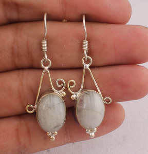 Pendientes de Plata de Ley 925 con Piedra Lunar Arcoíris Natural, Pendientes Colgantes de Piedra Lunar de Fuego Azul para Mujer - Venta al por Mayor de Piedras Preciosas - Product Image 1