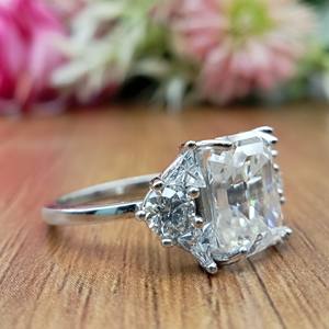 D'VINS JEWELS Bague de fiançailles et de mariage tendance, forme éclatante, taille brillante, sertie de diamants de laboratoire couleur D, plaqué or blanc et argent - Product Image 3