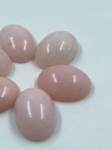 พลอยโอปอลสีชมพูธรรมชาติจากเอธิโอเปีย โอปอลเวโล แบบคาโบชอง 6 ชิ้น น้ำหนัก 58.10 กะรัต สำหรับทำเครื่องประดับ - Product Image 3