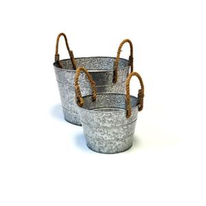 Macetero Galvanizado Estilo Francés Vintage con Asa de Cuerda, Personalizable en Tamaño, Forma y Color - Product Image 1