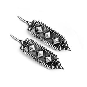 Pendientes Geométricos Oxidados con Engaste de Bisel en Plata de Ley 925 para Unisex, Ideales para Bodas, Aniversarios, Fiestas y Regalos - Product Image 3