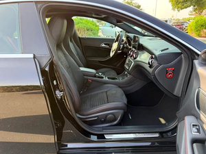 NOUVEAU MERCEDES-BENZ CLA250 2019 0KM 199HP 5 PLACES 4 CYLINDRES TRANSMISSION AUTOMATIQUE - Product Image 5