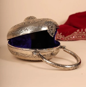 Bolso de Mano Redondo de Metal con Acabado Antiguo, Diseño Artesanal de God Grace Craft, Clutch Hecho a Mano para Bodas, para Mujer - Product Image 6