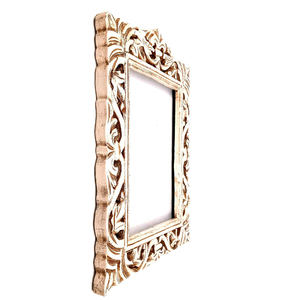 Marco de Fotos de Madera Hecho a Mano Tradicional con Vetas Naturales para Exhibición en Mesa, Decoración Rústica y Atemporal para Hogar u Oficina - Product Image 3