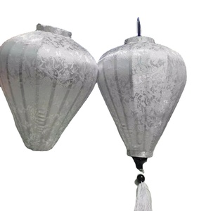 Lanterne en soie de bambou faite à la main au Vietnam, lanterne en tissu artisanal, abat-jour suspendu pour décoration intérieure, extérieure, maison, festival, événement - Product Image 1